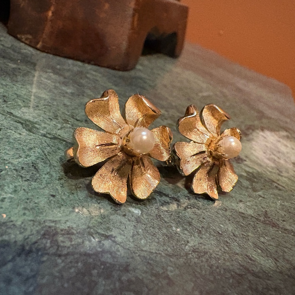 Vendome vintage clip-on earrings
